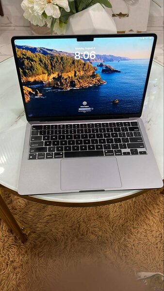 MacBook M2 2022
