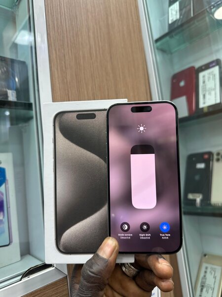 iPhone 15 pro 128 giga