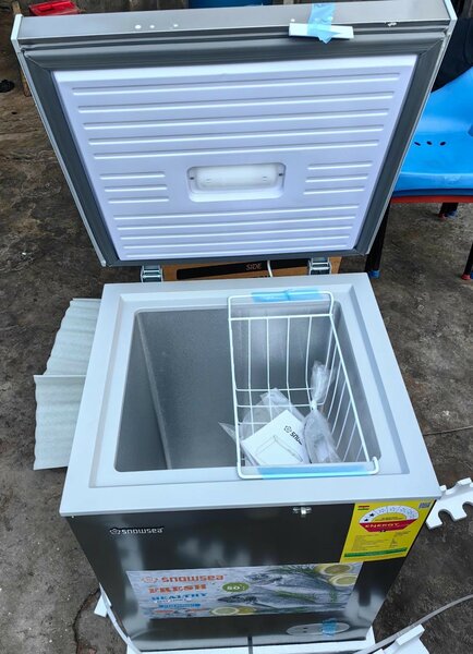 Snowsea 116 chest freezer Size 100L