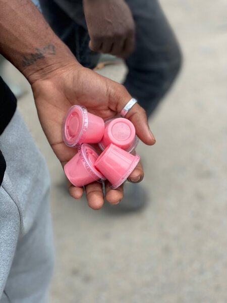 Lèvres roses de chez KJ STORE