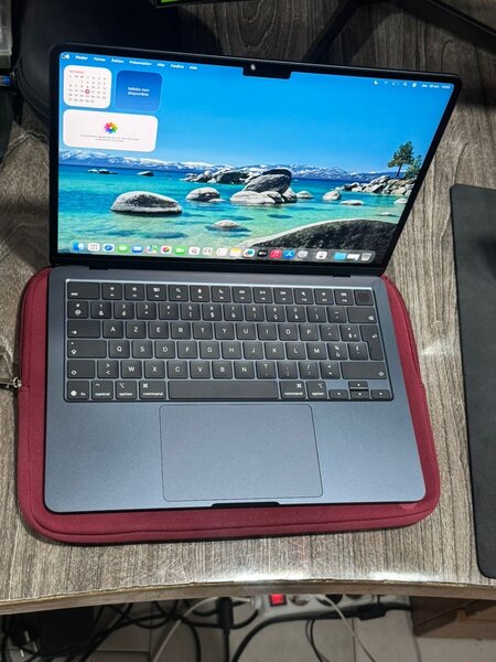 MacBook AIR M4