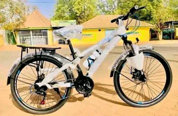 Vélo électrique pliant blanc