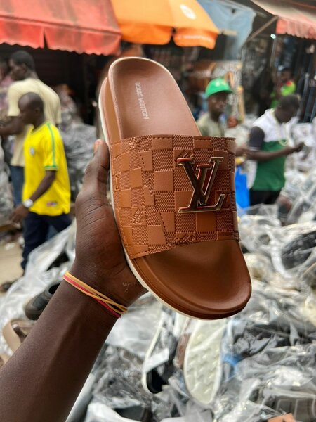 Sandales marron élégantes