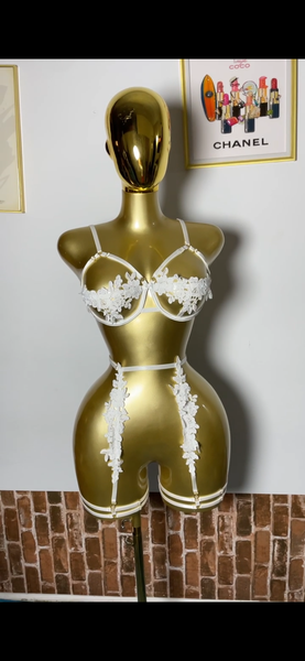 Ensemble lingerie sexy en dentelle blanche