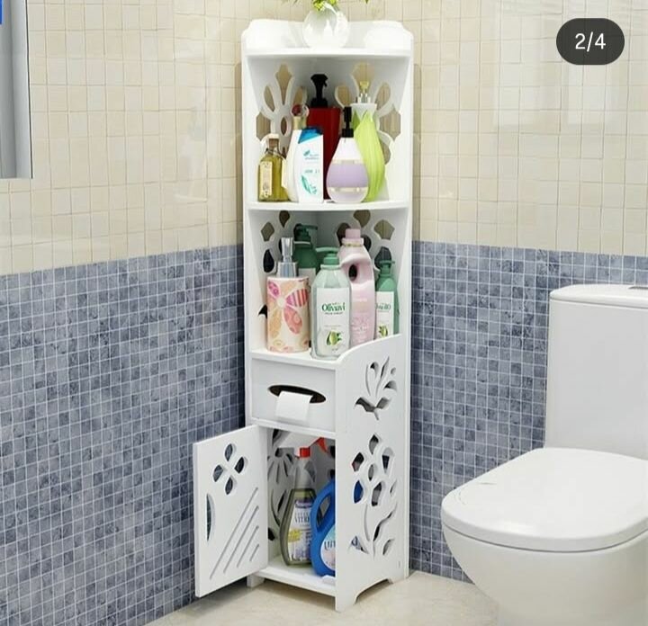 Étagère de salle de bain avec porte