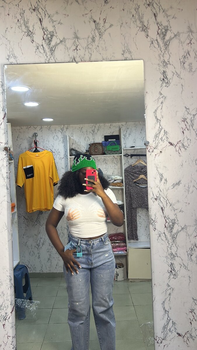 Veste courte en cuir rouge