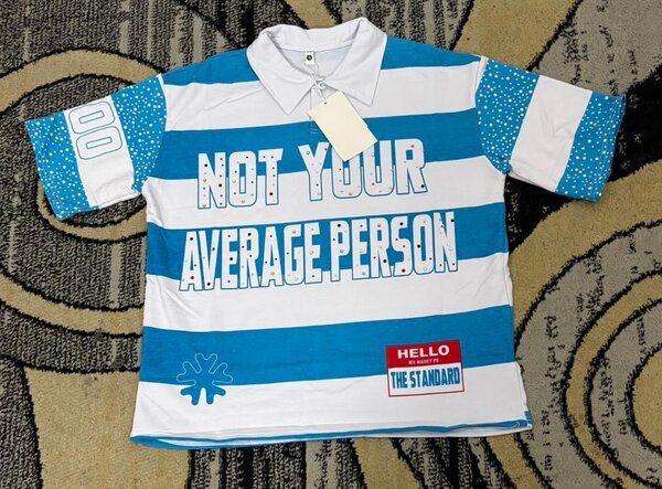 T-shirt à rayures décontractée