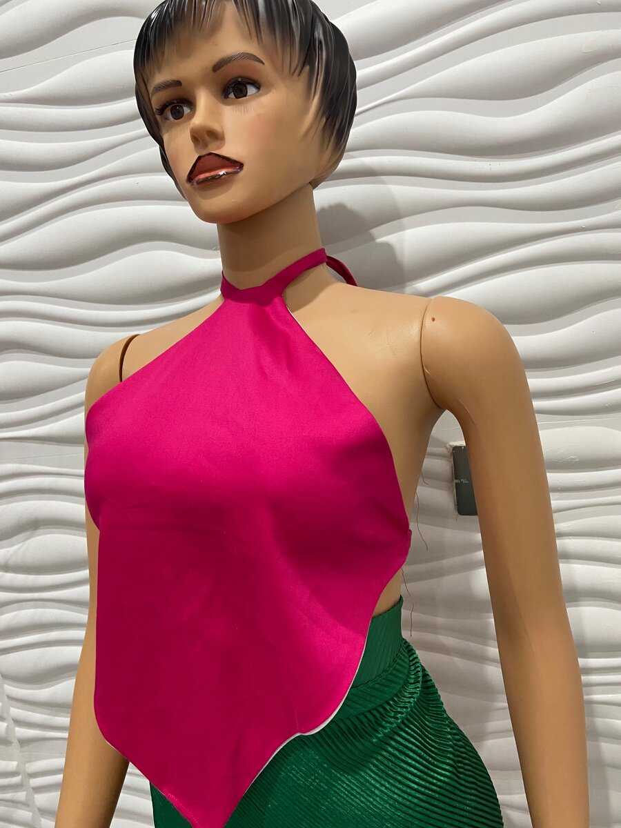 Halter top 4 pieces for 100 cedis wholesales price