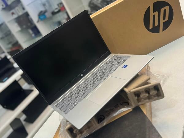 Brand new HP 15s Laptop 