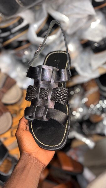 Sandales en cuir tressé