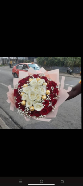 Bouquet de roses rouges et blanches
