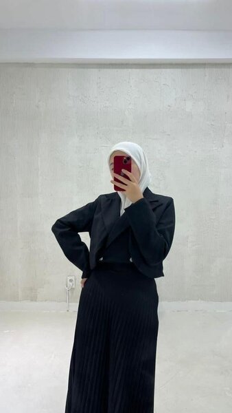 Двойка (юбка + укороченный пиджак)