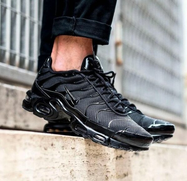 Baskets noires élégantes homme