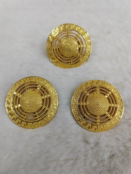 Boutons dorés élégants