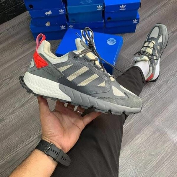 Chaussures de sport modernes