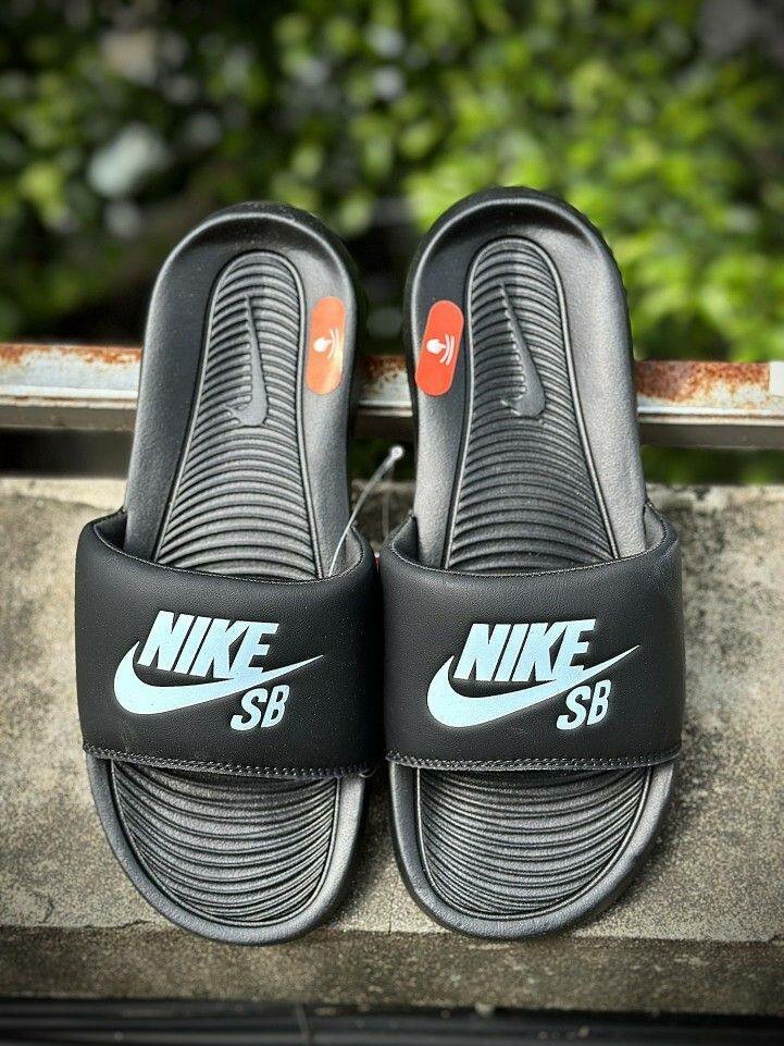 Claquettes Nike SB Confort