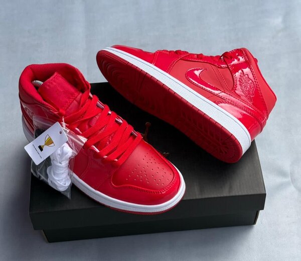 Baskets rouges tendance