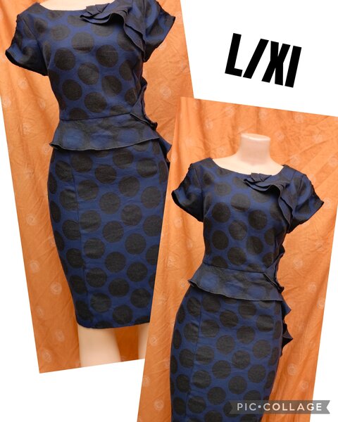 Robe élégante à pois bleus