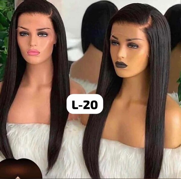 Péruvienne disponible