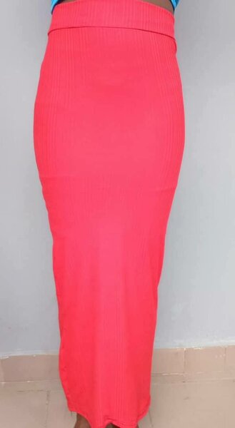 Jupe longue moulante rose