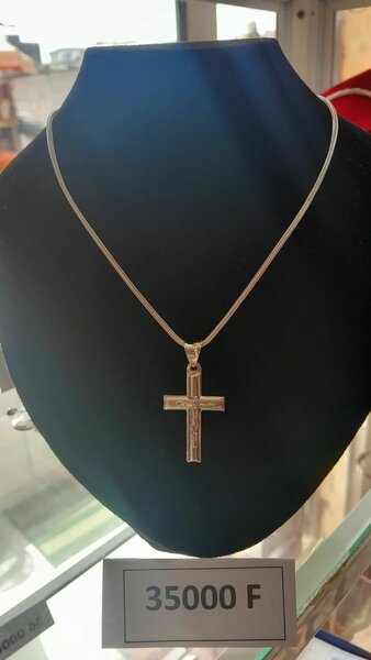 Collier Croix Argent Élégant