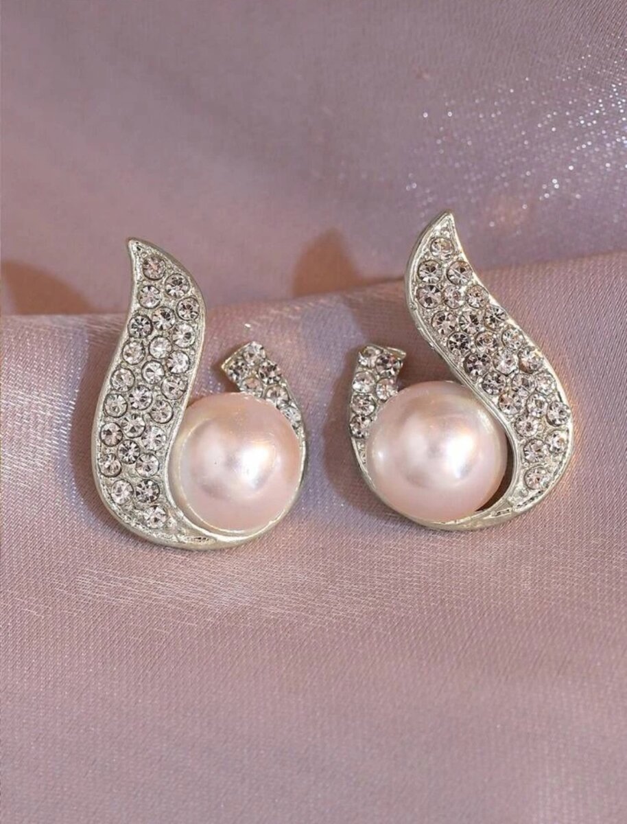 Luxurious Faux Pearl and Rhinestone.