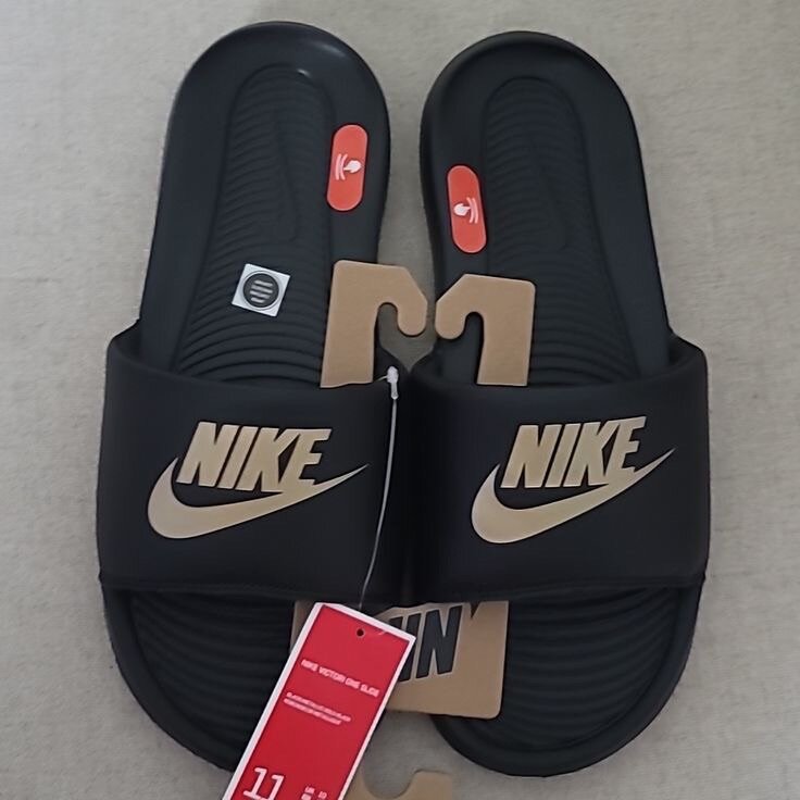 NIKE BENASSI