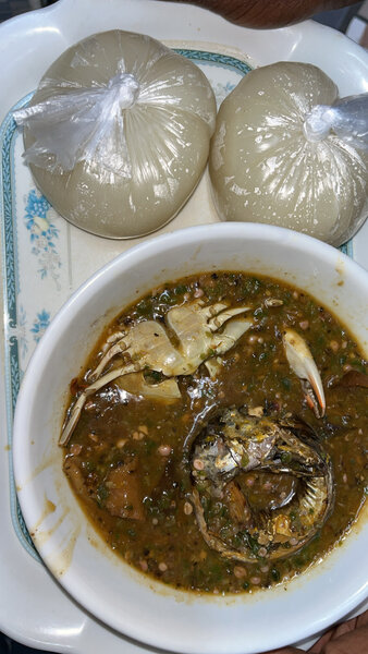 Soup aux fruits de mer et foufou