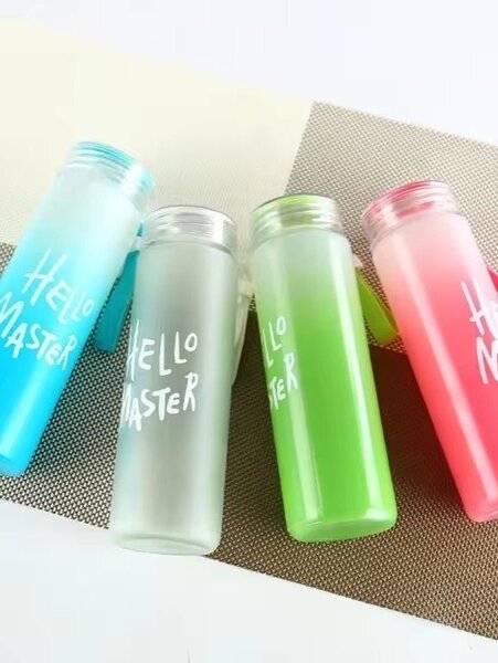 Bouteilles colorées "Hello Master"
