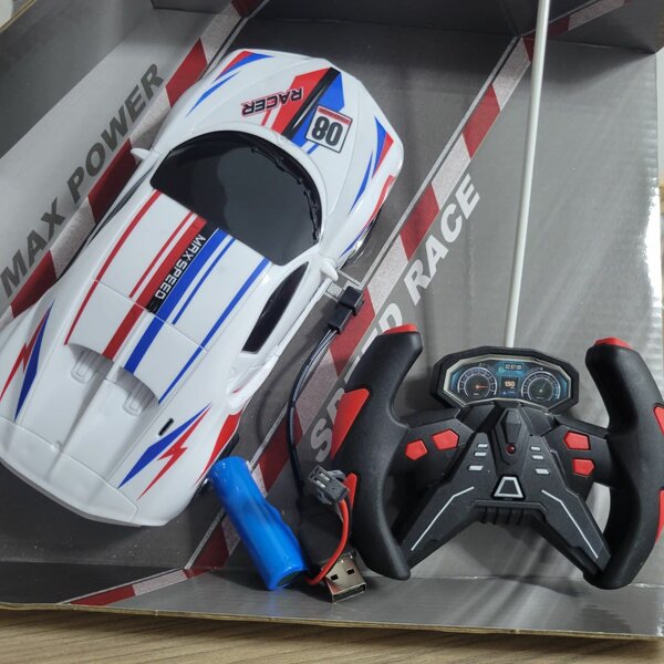 voiture de contrôle rechargeable à 4 canaux