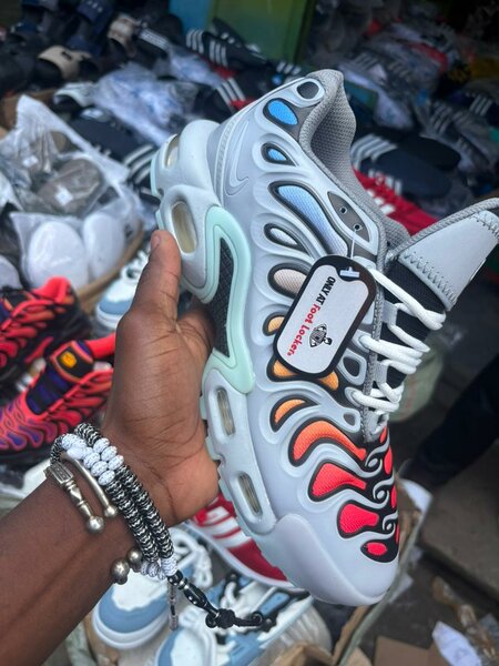 Chaussure homme NIKE TN