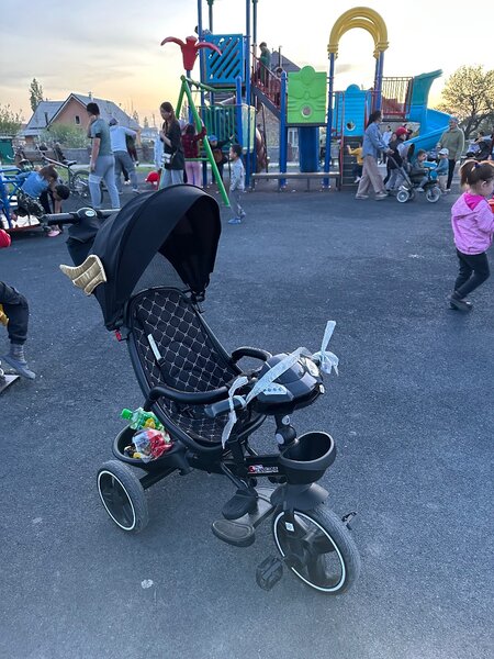 Детская велоколяска почти нова