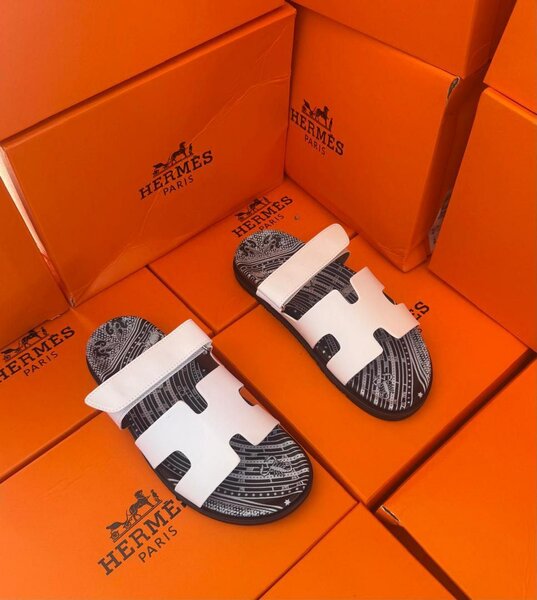 Sandales Hermès élégantes