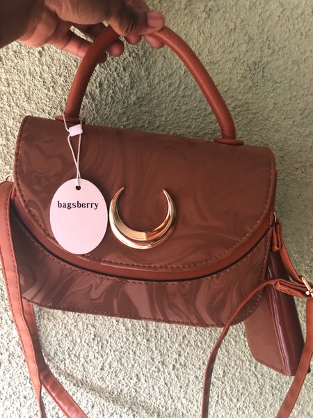 Sac à main marron élégant