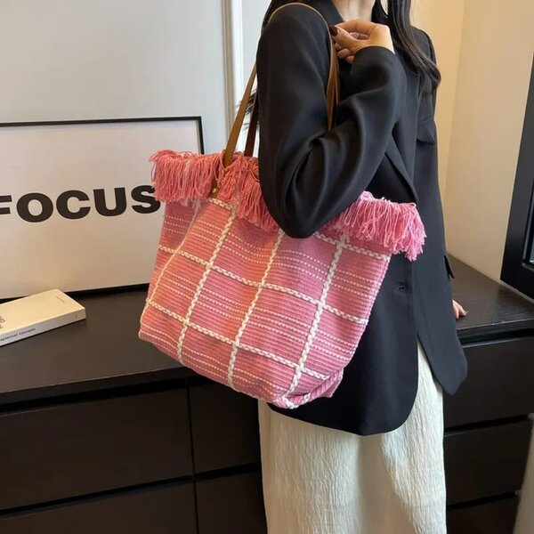 Sac à main tissé rose mode