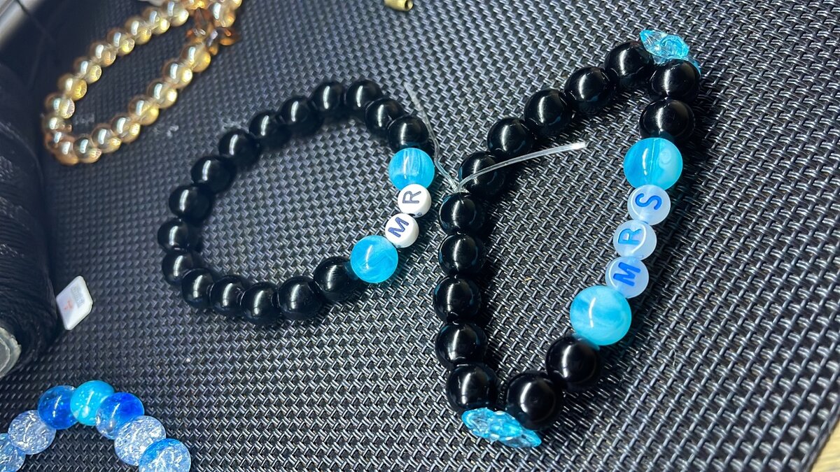 Paradise couple sets