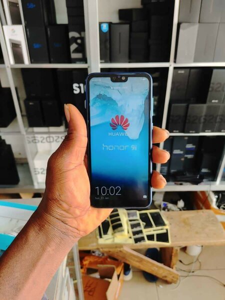 Brand new Huawei honor 9i 128gb/6gb ram 5000mAh battery capa