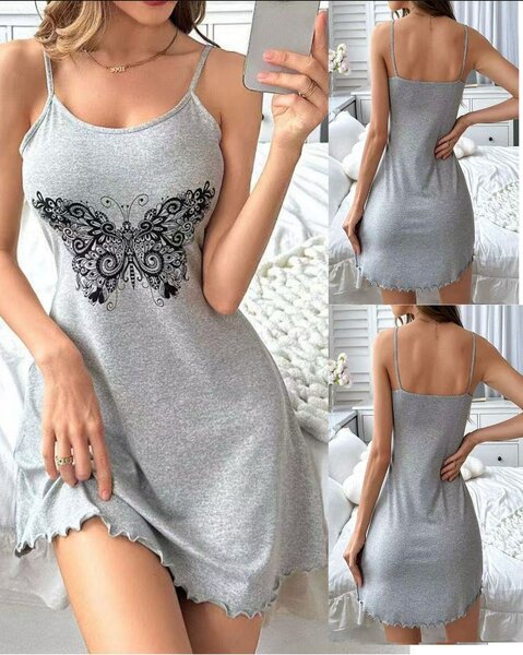 Chemise de nuit avec motif papillon