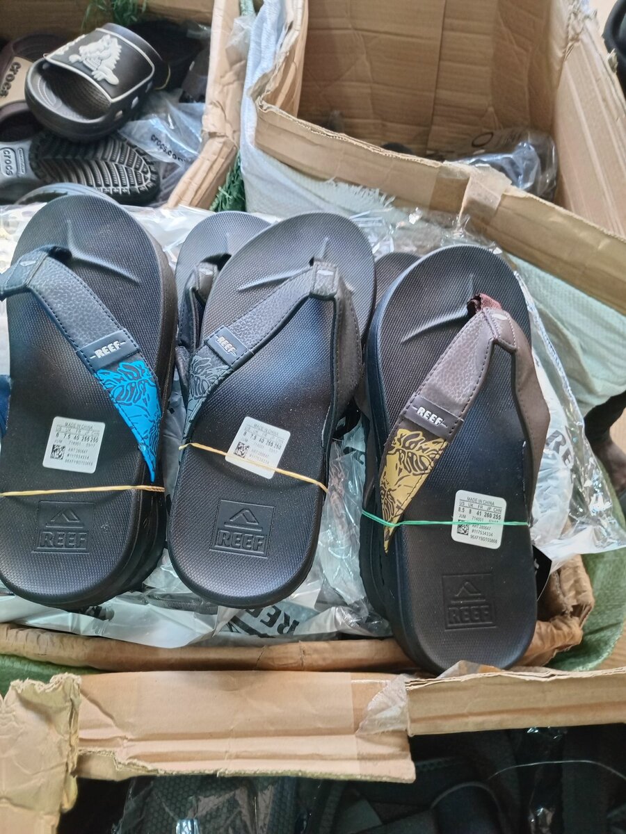 Reef luxury charlie slippers