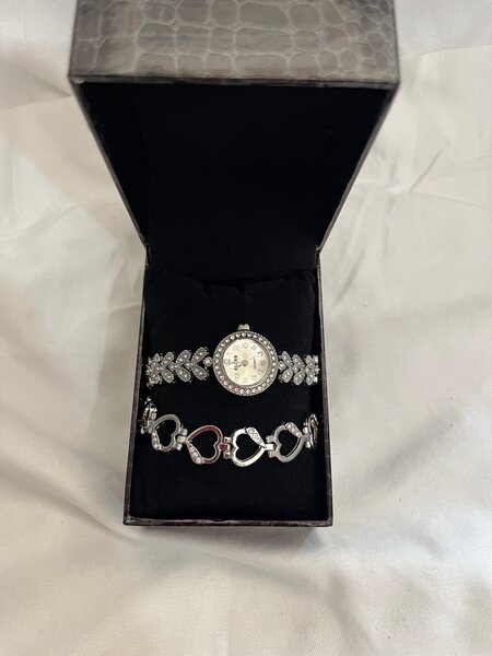 Montre et bracelet élégants