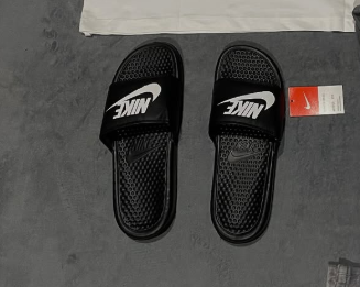  Nike slides 