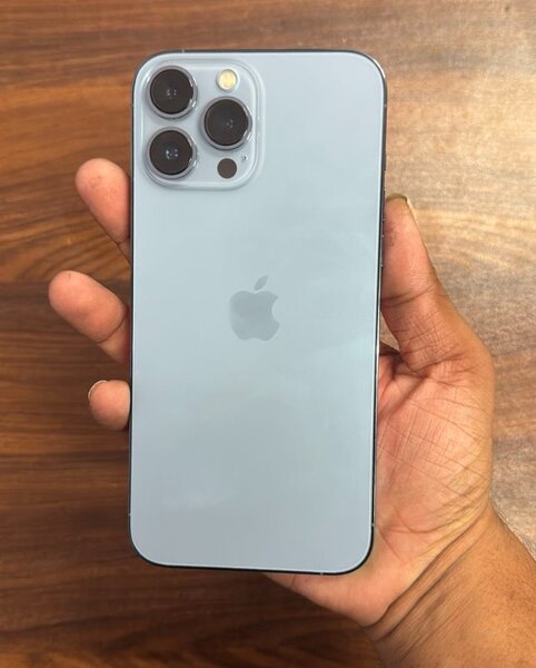 I phone 13 pro max 1TB Battery health 100% sealed water proo