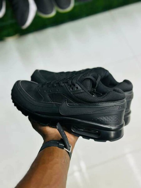 All black Nike air max