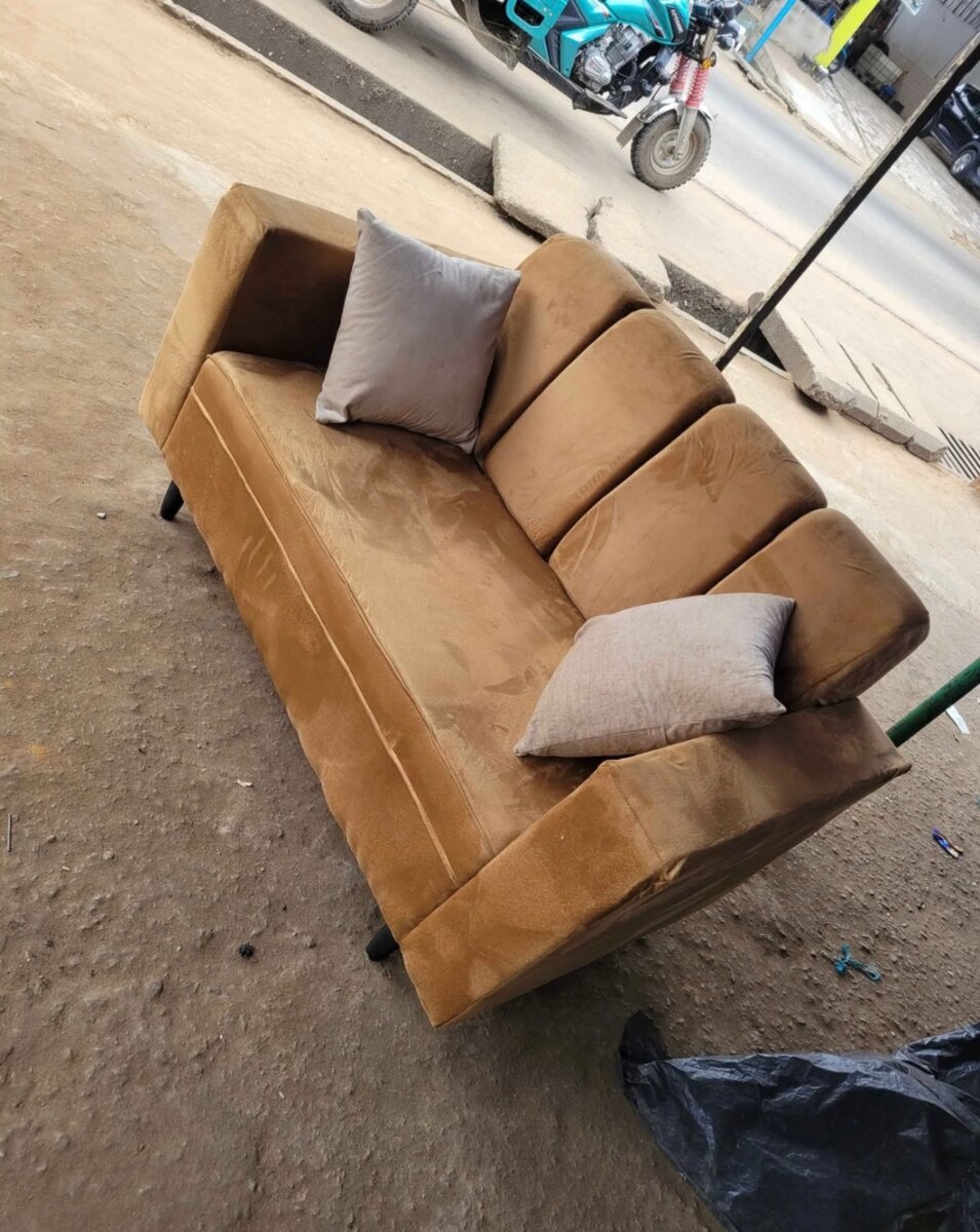 Canapé en velours moderne