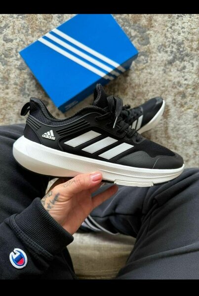 Chaussures de sport Adidas