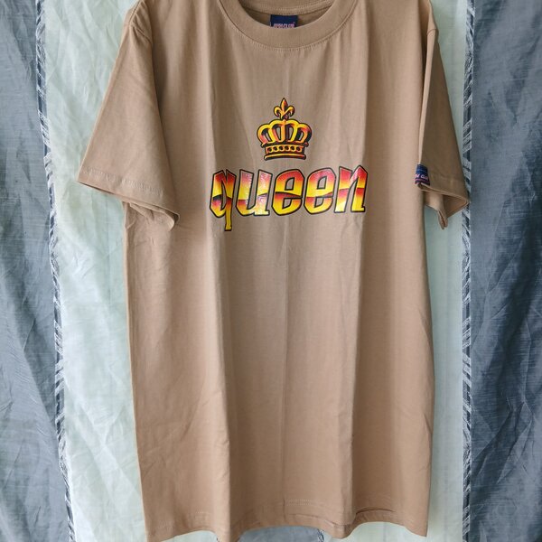 T-shirt "Queen" au design unique