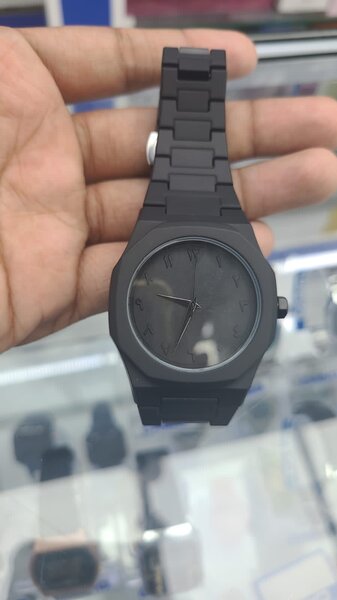 Montre élégante design minimaliste