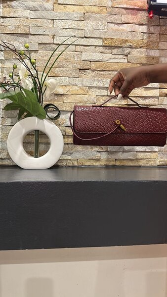 Sac à main tissé élégant