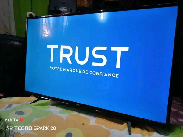 Téléviseur Écran Plat 32 pouces