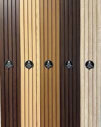 Lambris PVC effet tasseau décoratif